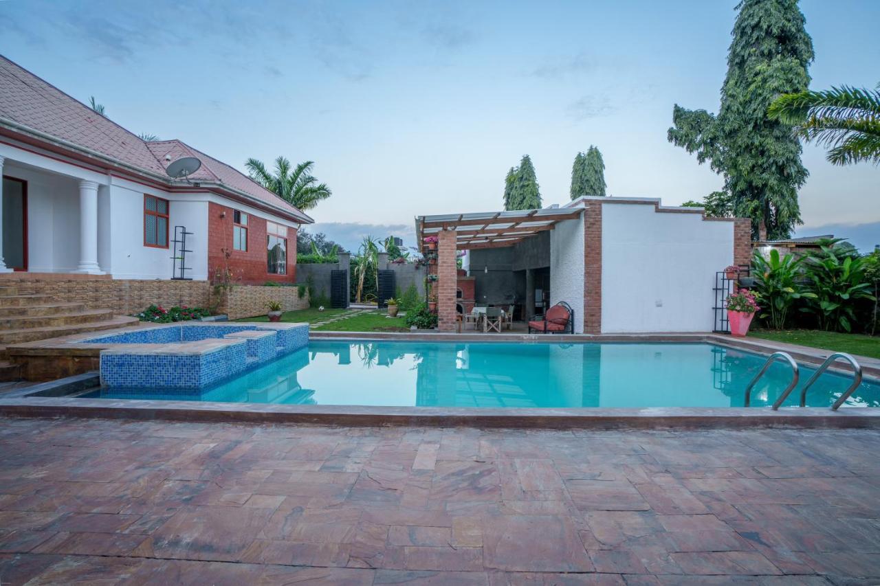 Sprunger Avenue - Tulia Homes モシ エクステリア 写真