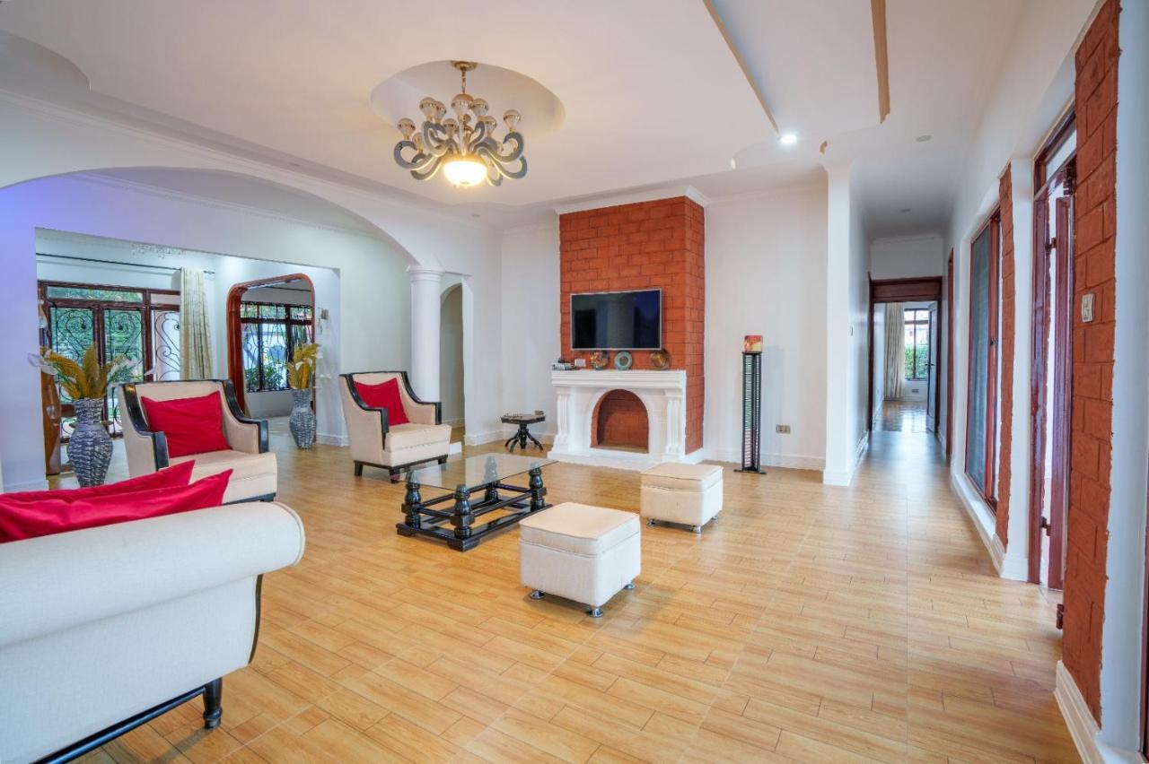 Sprunger Avenue - Tulia Homes モシ エクステリア 写真