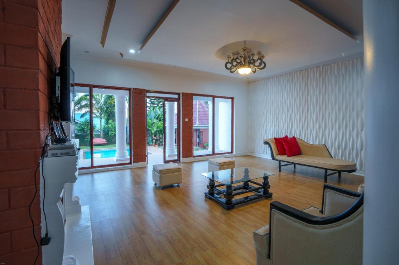 Sprunger Avenue - Tulia Homes モシ エクステリア 写真